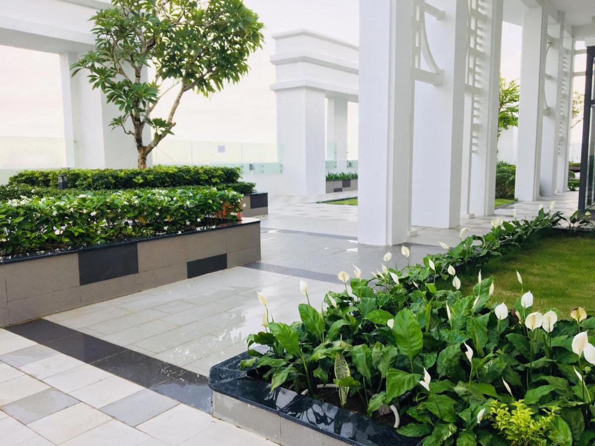 Gold Bee Dormitary Service Apartment Cidade de Ho Chi Minh Exterior foto