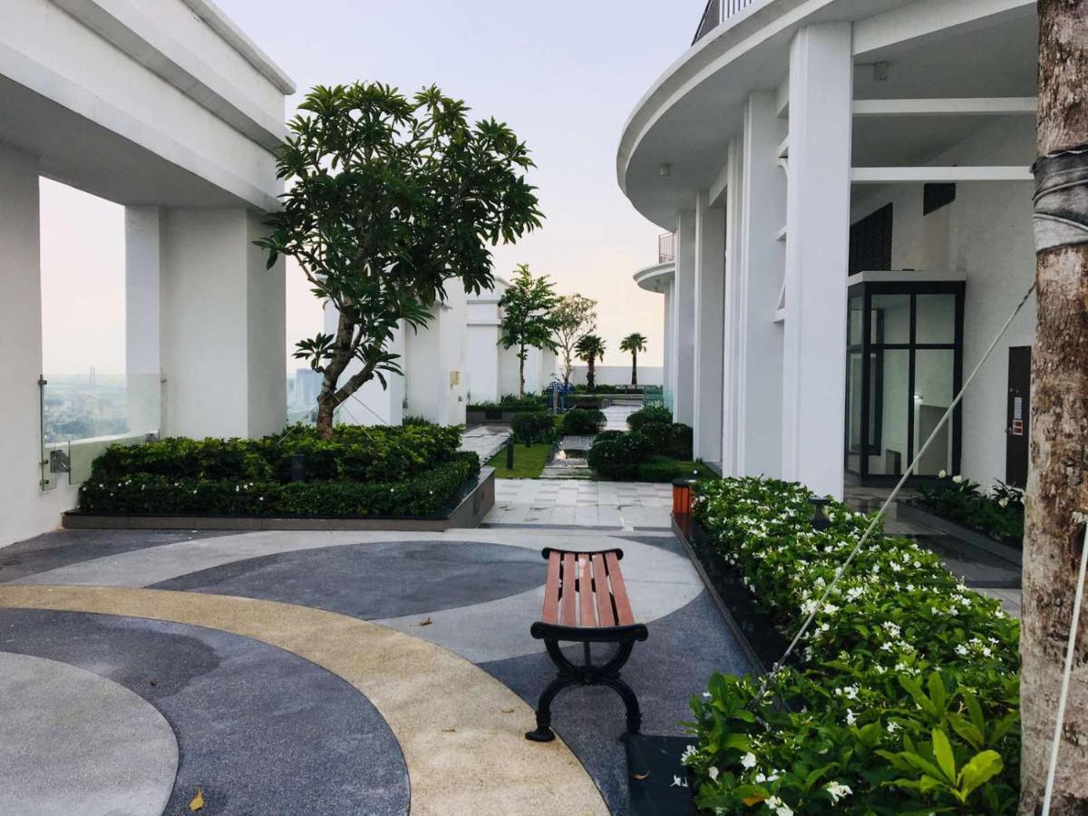 Gold Bee Dormitary Service Apartment Cidade de Ho Chi Minh Exterior foto